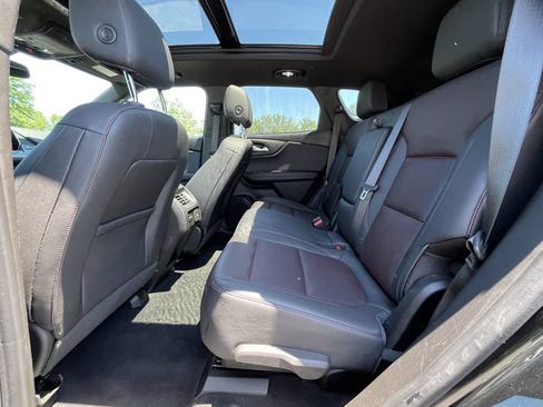 Certified 2022 Chevrolet Blazer RS w/ Enhanced Convenience Package AWD/4WD image 17