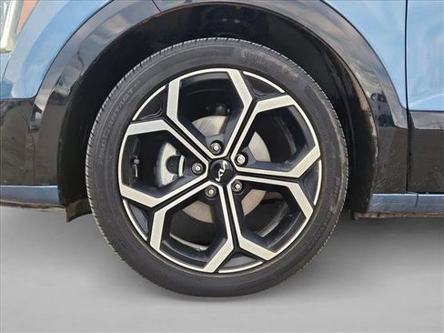 Used 2024 Kia Niro SX Touring image 26