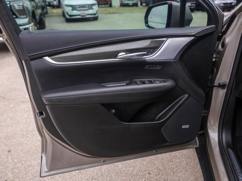 Used 2022 Cadillac XT5 Sportv w/ Technology Package image 25