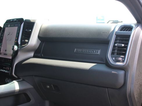 Used 2024 RAM 2500 Big Horn w/ Night Edition AWD/4WD image 33