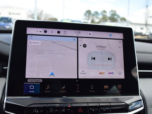 Used 2025 Jeep Compass Limited w/ Elite Group image 18