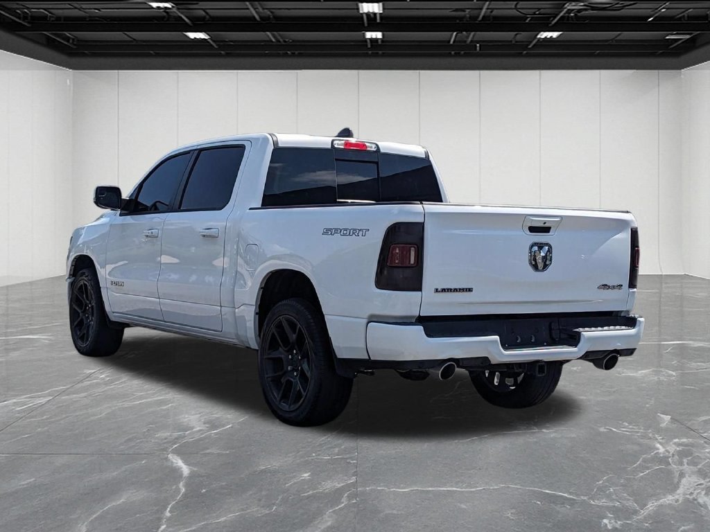 Used 2023 RAM 1500 Laramie AWD/4WD image 3