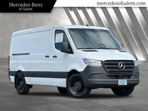 Used 2025 Mercedes-Benz Sprinter 2500 image 1