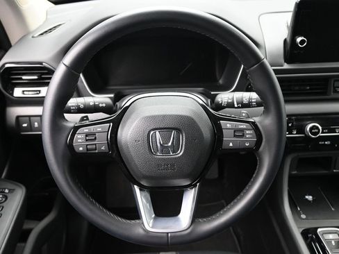 Used 2025 Honda Pilot EX-L image 16