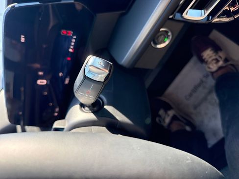 Used 2025 Chevrolet Traverse LT w/ Enhanced Driving Package image 24