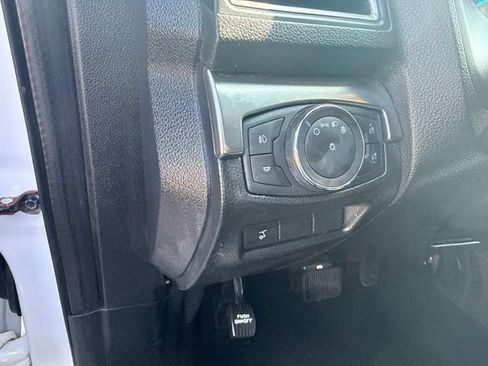 Used 2018 Ford Explorer XLT w/ Equipment Group 202A AWD/4WD image 21
