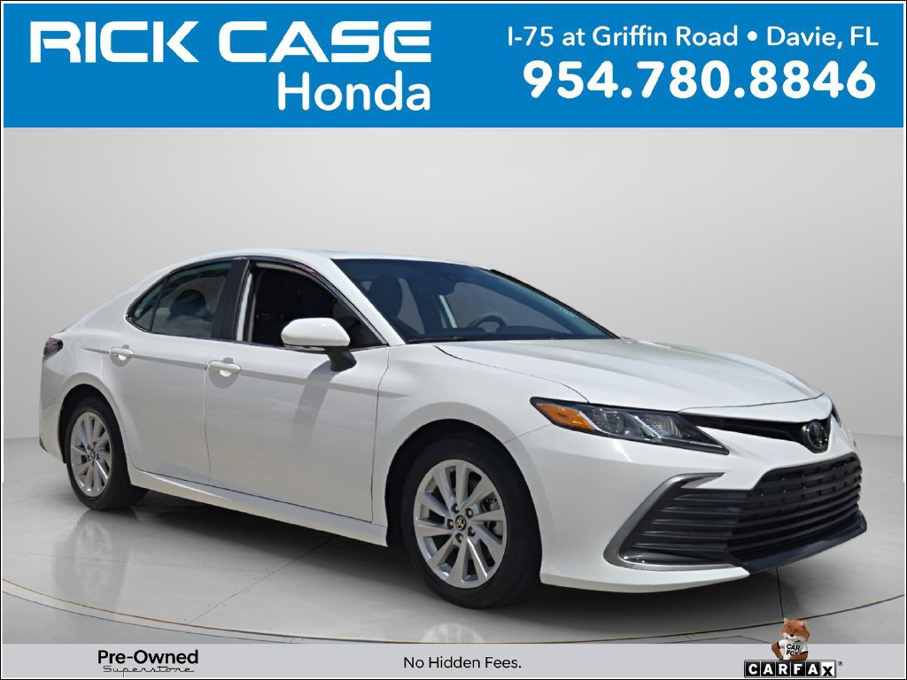 Used 2024 Toyota Camry LE w/ Convenience Package FWD image 1
