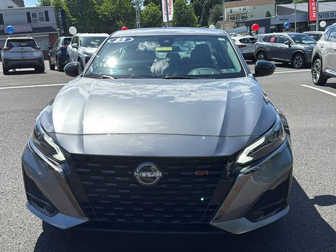 Certified 2023 Nissan Altima 2.5 SR w/ SR Premium Package FWD image 2