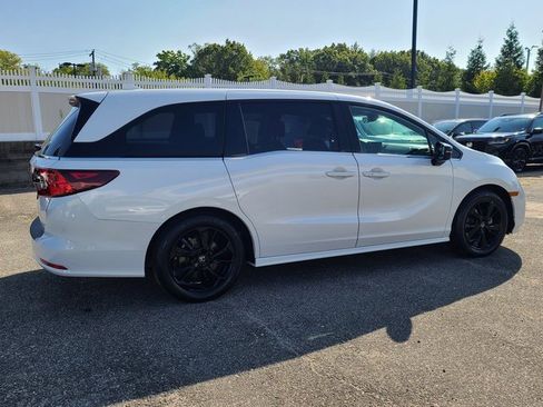 Certified 2023 Honda Odyssey Sport image 6