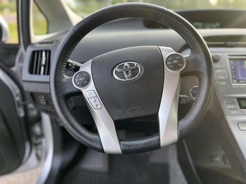 Used 2015 Toyota Prius Four FWD image 15