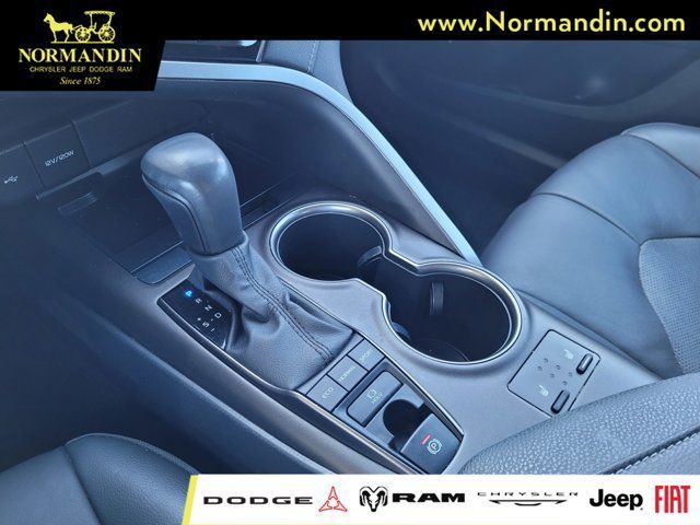Used 2023 Toyota Camry XSE FWD image 12