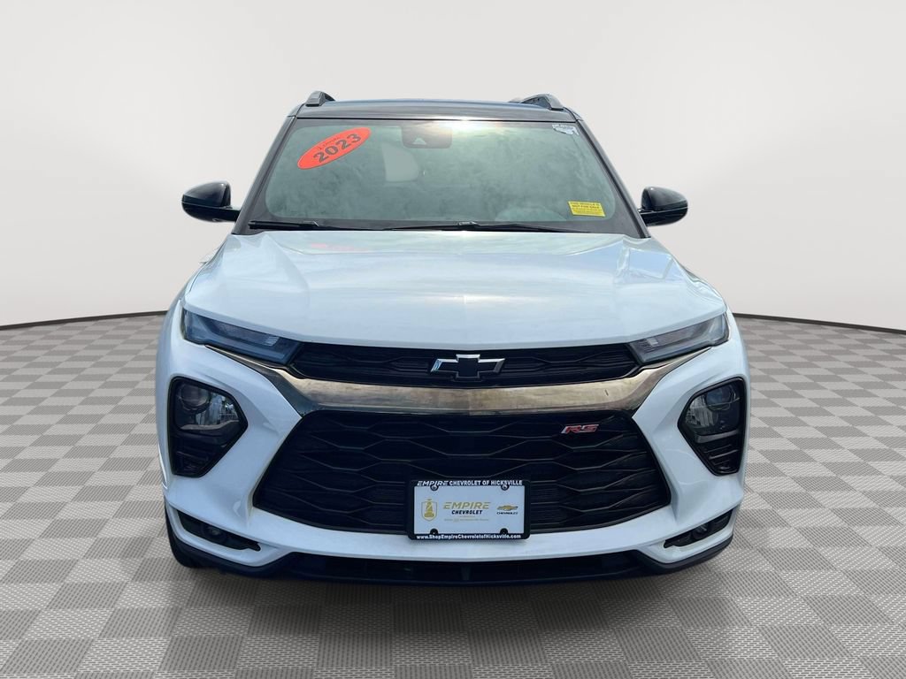 Used 2023 Chevrolet TrailBlazer RS FWD image 2