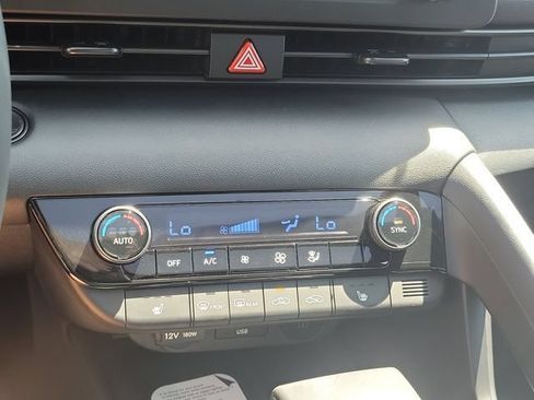 New 2026 Hyundai Elantra SEL Sport FWD image 12