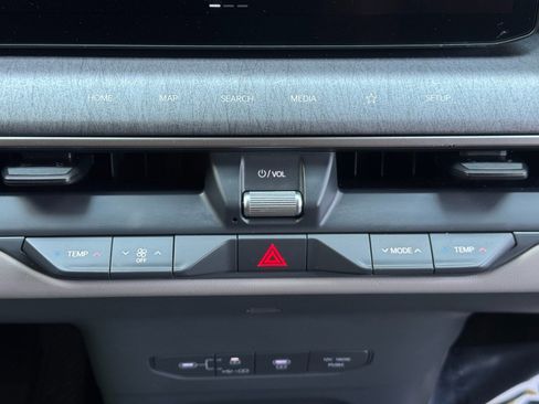 Used 2024 Kia EV9 Wind AWD/4WD image 29