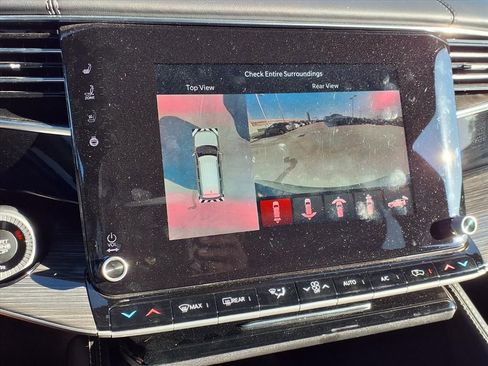 Used 2022 Jeep Wagoneer Series III w/ Premium Group I image 25