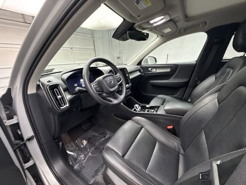 Used 2024 Volvo XC40 B5 Plus AWD/4WD image 10