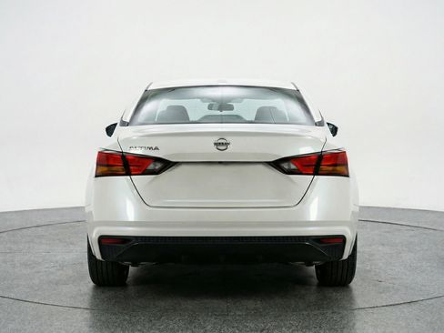 Used 2025 Nissan Altima 2.5 SV image 7