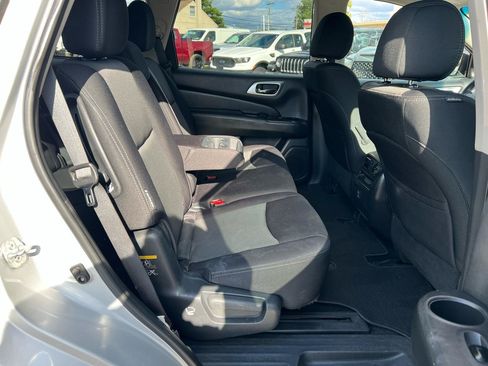 Used 2018 Nissan Pathfinder SV AWD/4WD image 18