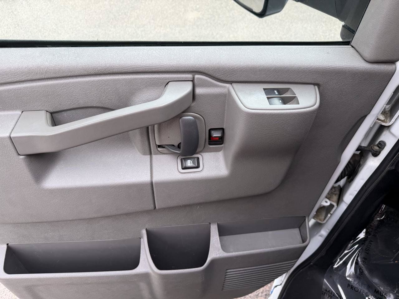 Used 2020 Chevrolet Express 3500 w/ Power Convenience Package RWD image 14