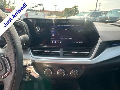 New 2026 Chevrolet Trax LS w/ LS Convenience Package FWD image 23