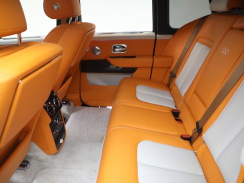 Certified 2023 Rolls-Royce Cullinan Black Badge w/ Driver's Package image 27