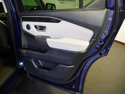 Certified 2023 Honda Pilot Elite image 7