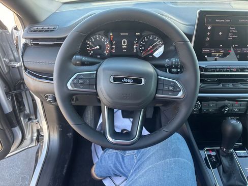 New 2026 Jeep Compass Latitude image 14