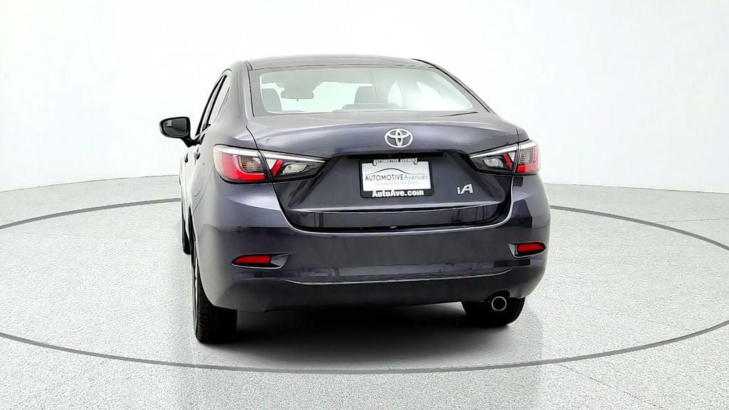 Used 2017 Toyota Yaris iA FWD image 6