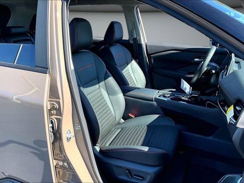 New 2026 Nissan Rogue SV image 10