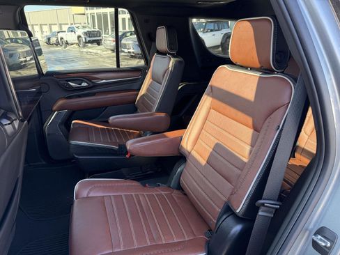 Used 2023 GMC Yukon Denali Ultimate image 15