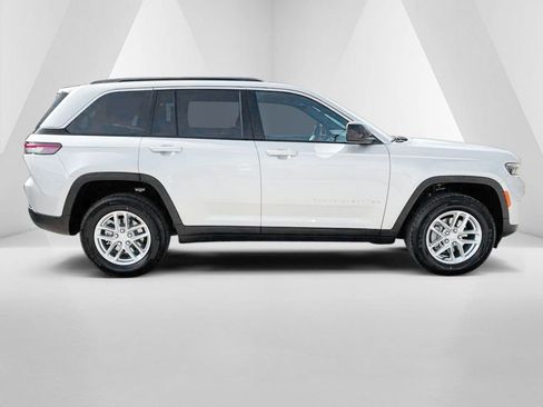 New 2026 Jeep Grand Cherokee Laredo AWD/4WD image 8
