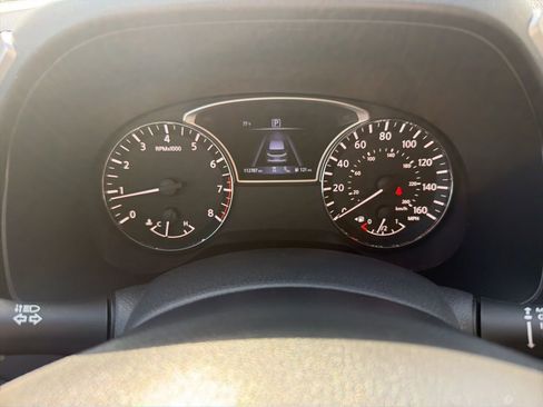 Used 2019 Nissan Pathfinder SV FWD image 32