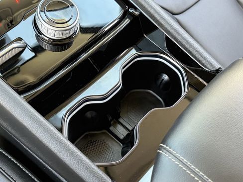 Used 2023 Jeep Grand Cherokee Limited AWD/4WD image 32