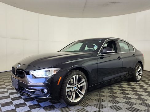 Used 2018 BMW 330i xDrive Sedan AWD/4WD image 3
