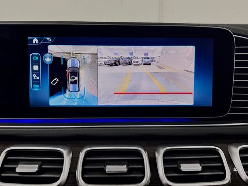 Used 2026 Mercedes-Benz GLS 450 4MATIC image 31