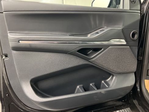 New 2026 Lincoln Navigator Reserve AWD/4WD image 32