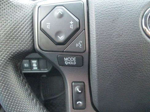 Used 2021 Toyota Tacoma TRD Sport AWD/4WD image 18