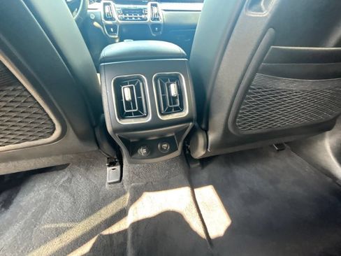 Used 2023 Kia Sorento S w/ Panoramic Sunroof Package FWD image 18