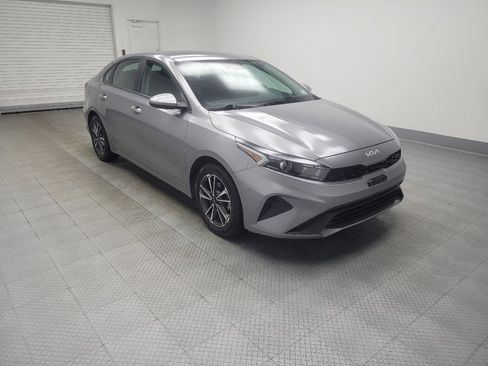 Used 2024 Kia Forte LXS FWD image 11