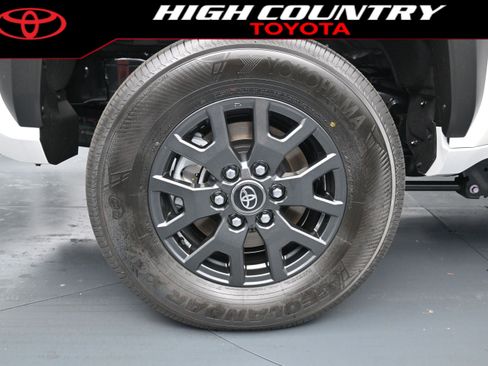 New 2026 Toyota 4Runner SR5 AWD/4WD image 9