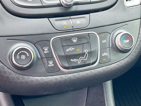 Used 2020 Chevrolet Malibu LS FWD image 15