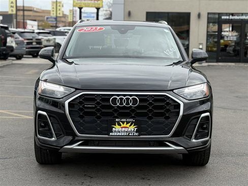 Used 2023 Audi Q5 2.0T Premium w/ Convenience Package image 2