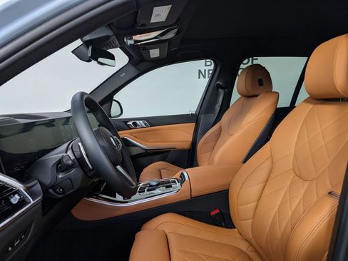 New 2026 BMW X5 xDrive50e w/ M Sport Package AWD/4WD image 2