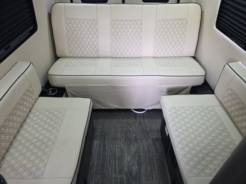 Used 2024 Mercedes-Benz Sprinter 3500 image 5