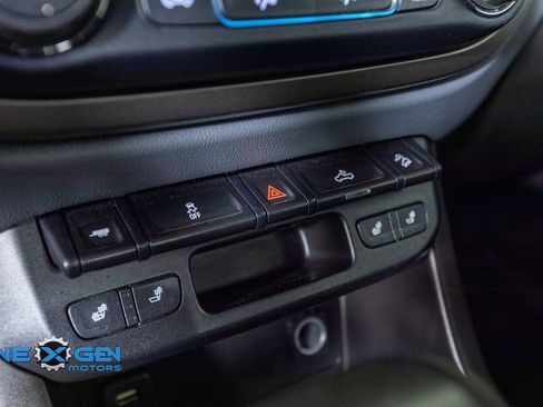 Used 2018 Chevrolet Colorado Z71 w/ Centennial Edition AWD/4WD image 23