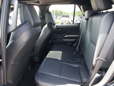 Used 2025 Toyota 4Runner TRD Off-Road Premium AWD/4WD image 15