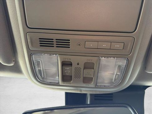 Used 2017 Honda Pilot Touring image 21