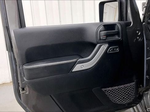 Used 2016 Jeep Wrangler Unlimited Rubicon AWD/4WD image 19