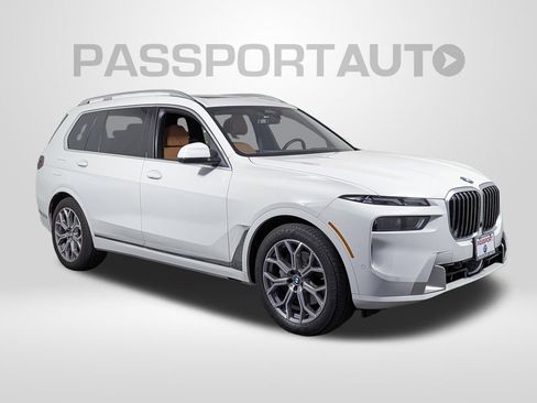 Used 2025 BMW X7 xDrive40i w/ Parking Assistance Package AWD/4WD image 9