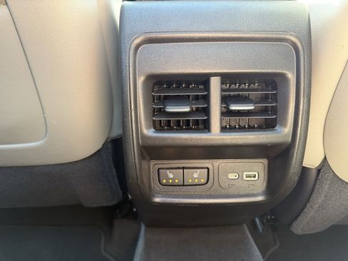 Used 2022 Cadillac XT4 Premium Luxury image 12